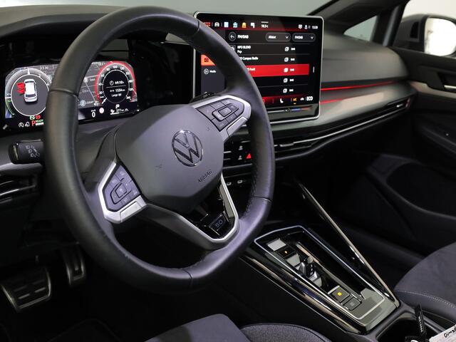 Volkswagen GOLF 1.5 eHybrid 50 Edition 204 PK PHEV | Verlengde garantie | Navigatie | 18" LM velgen | Parkeercamera |