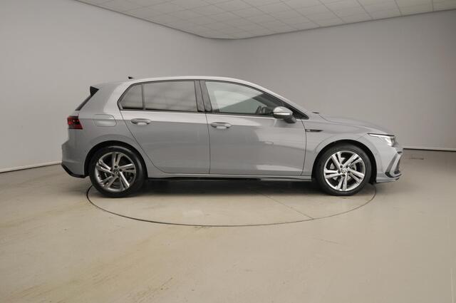 Volkswagen GOLF 1.5 eTSI R-Line Automaat | Stoelverwarming | Stuurverwarming | Active Cruise Control