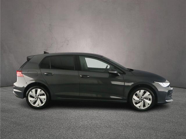 Volkswagen GOLF Life Edition 1.5 TSI eHybrid 204pk DSG Automaat Adaptive cruise control, Achteruitrijcamera, LED koplampen, App connect, Parkeersensoren, Stuurwiel verwarm, Stoelverwarming