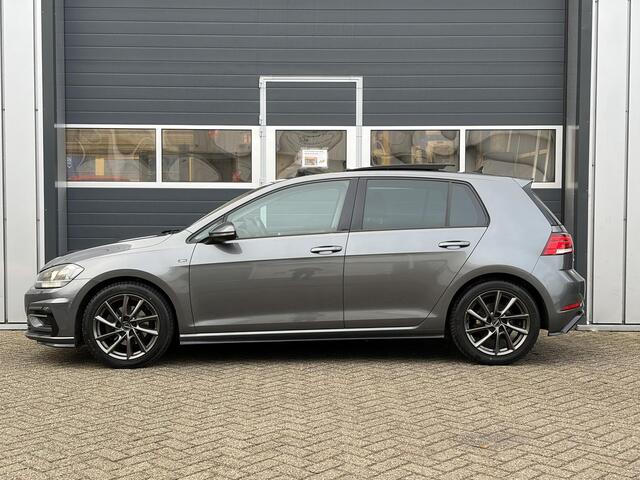 Volkswagen GOLF 1.5 TSI Highline | R Line | Pano | Carplay | Parkeer sensoren |