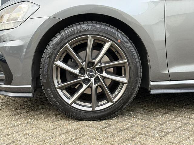 Volkswagen GOLF 1.5 TSI Highline | R Line | Pano | Carplay | Parkeer sensoren |