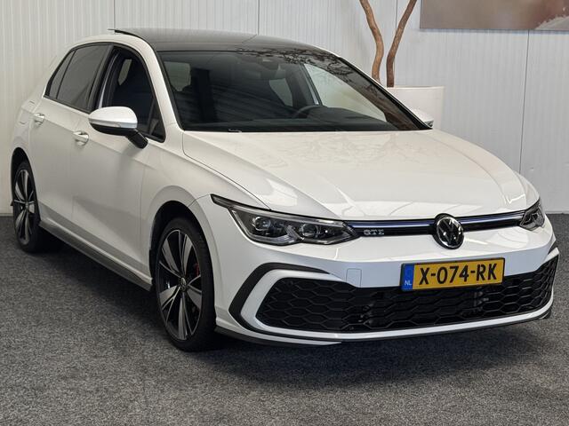 Volkswagen GOLF 1.4 eHYBRID GTE PANORAMADAK DCC ONDERSTEL HEAD-UP DISPLAY APPLE CARPLAY/ANDROID RIJSTROOKSENSOREN ELEK. UITKLAPBARE TREKHAAK ACHTERUITRIJCAMERA LED VERLICHTING ZEER MOOI !! 3010