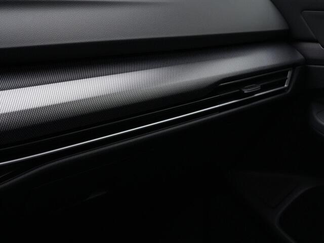 Volkswagen GOLF 1.5 eTSI 150 pk DSG R-Line | Panoramadak | 360 camera | IQ Light | Head-up display | Stuur-/stoelverwarming