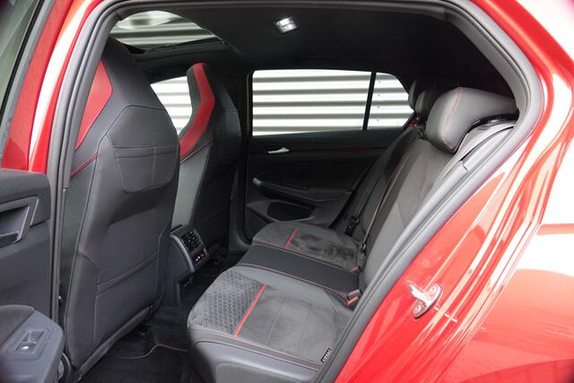 Volkswagen GOLF 2.0 TSI GTI Clubsport | Pano | Nurburgring | ACC | HUD | H&K | IQ | Sfeer |