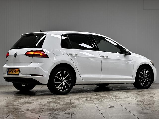 Volkswagen GOLF 1.0 TSI Comfortline /Camera /Apple + Android /DAB+! /Navi /Climat /Elek. pakket /Bluetooth /16"LMV /LED Dagrijverl. /PDC V+A /Extra getint glas /Mistlampen /Isofix /Armsteun.