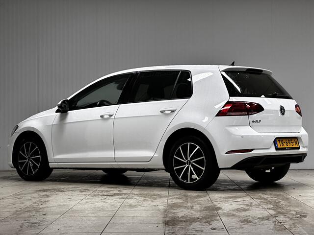 Volkswagen GOLF 1.0 TSI Comfortline /Camera /Apple + Android /DAB+! /Navi /Climat /Elek. pakket /Bluetooth /16"LMV /LED Dagrijverl. /PDC V+A /Extra getint glas /Mistlampen /Isofix /Armsteun.