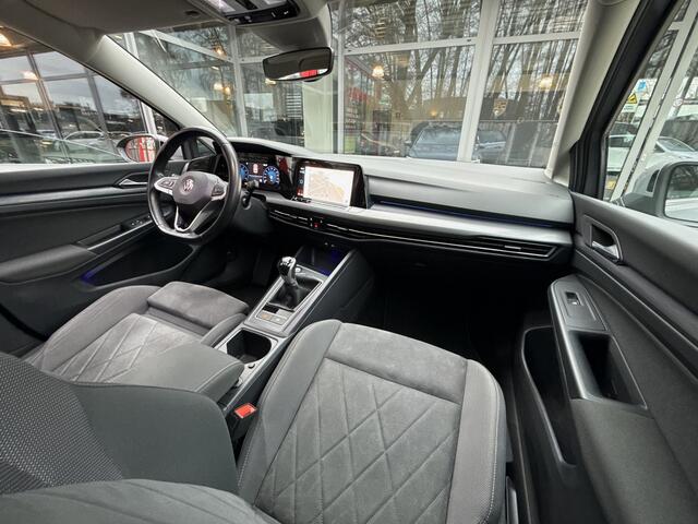 Volkswagen GOLF 1.5 TSI *!* PANODAK/ RADAR/ HuD/ 18 INCH/ CAMERA/ CARPLAY *!*