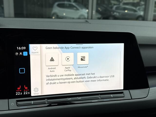 Volkswagen GOLF 1.5 TSI *!* PANODAK/ RADAR/ HuD/ 18 INCH/ CAMERA/ CARPLAY *!*