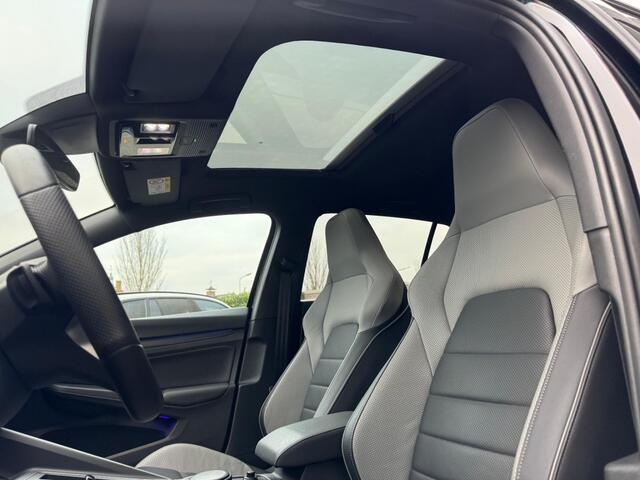 Volkswagen GOLF 1.4 GTE, BlackStyle, Pano, HUD, Trekhaak, Blindspot, Leder, IQ, Stoelverw. Stoelkoeling