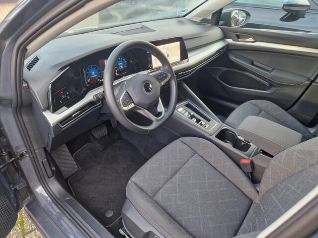 Volkswagen GOLF 1.5 TSI LIFE Bus. Autom. Navi+ Climate DAB Apple Car Trekhaak hydr.