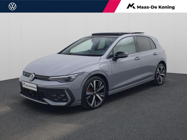 Volkswagen GOLF 1.5eHybrid 200kW/272PK Black Style GTE · Panoramadak · 360°Camera + Parkeersensoren · Leder · Elektrische stoelverstelling · HEAD-UP Display · Garantie t/m 15-04-2030 of 100000km