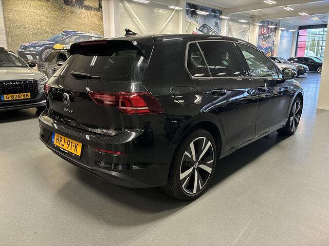 Volkswagen GOLF 1.5 eHybrid 204pk DSG Life Edition · Camera · Stuur- & Stoelverwarming · Keyless · ACC · Park Assist · Sfeerverlichting · Apple/Android Car Play · Garantie t/m 12-06-2029 of 100.000km