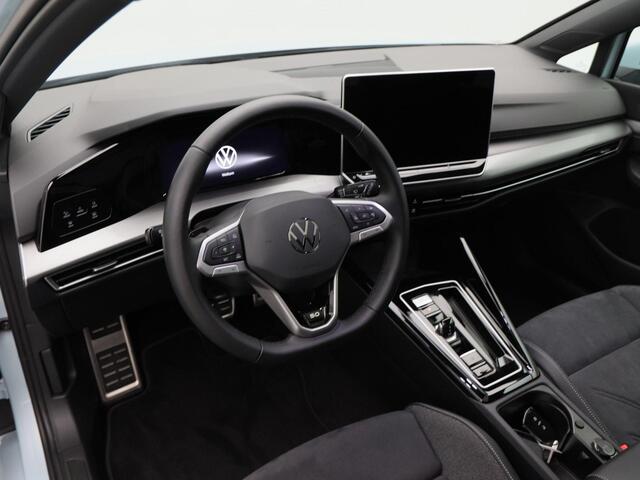 Volkswagen GOLF 1.5 eHybrid 50 Edition 204 Pk Automaat | Panoramadak | Trekhaak Elektrisch | Stoel Verwarming | Adaptive Cruise | Virtual Cockpit | 18 Inch | 19.693 Km!!