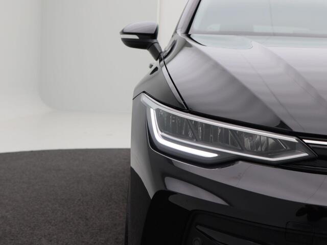 Volkswagen GOLF Life Edition 1.5 eHybrid 204 PK | Trekhaak | Navi | Camera | Stoelverwarming | 18" Lichtmetalen Velgen |