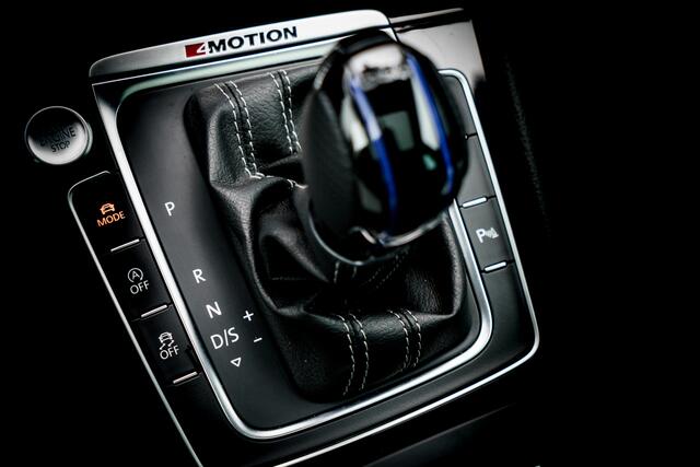 Volkswagen GOLF 2.0 TSI 310 pk 4Motion R | Dyn | Pano | Leer | Akra | Lane Ast | ACC | Bom volle R Nieuw prijs 63.000 Euro | Keyles | Pdc |