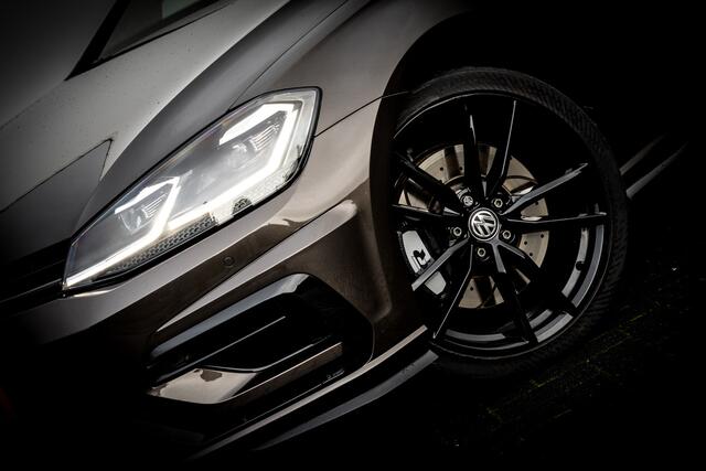 Volkswagen GOLF 2.0 TSI 310 pk 4Motion R | Dyn | Pano | Leer | Akra | Lane Ast | ACC | Bom volle R Nieuw prijs 63.000 Euro | Keyles | Pdc |