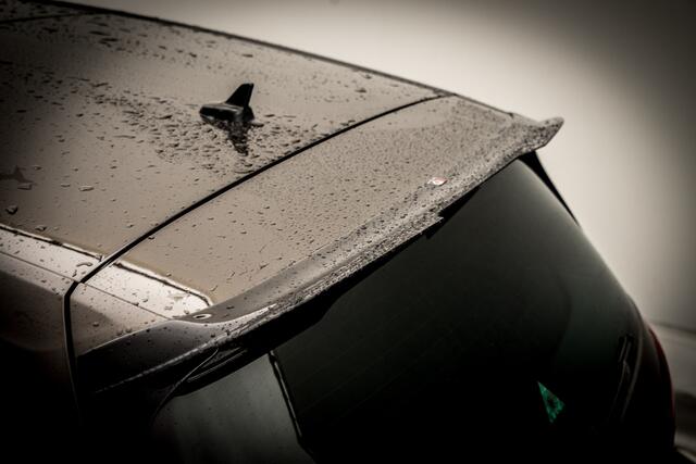 Volkswagen GOLF 2.0 TSI 310 pk 4Motion R | Dyn | Pano | Leer | Akra | Lane Ast | ACC | Bom volle R Nieuw prijs 63.000 Euro | Keyles | Pdc |