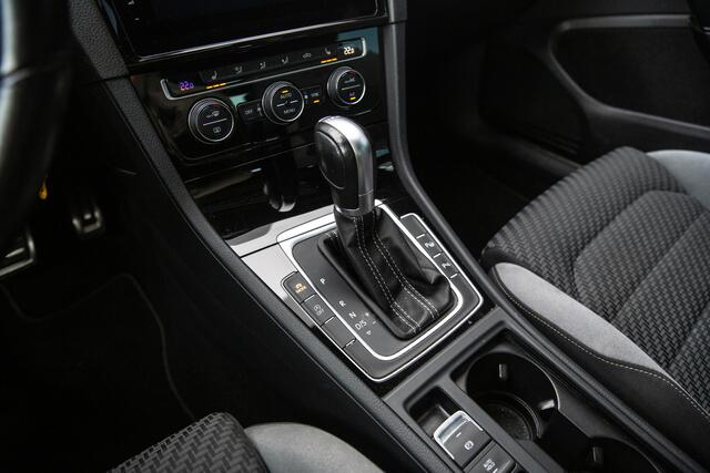 Volkswagen GOLF Variant 1.5 TSI Highline Business R , Panoramadak, Adap. cruise, Trekhaak, Dynaudio