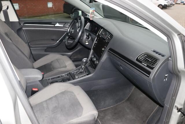 Volkswagen GOLF 1.5 TSI Highline Automaat Virtual Cockpit