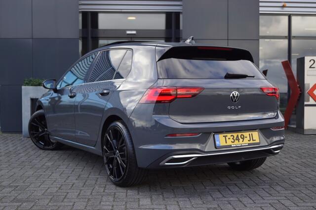 Volkswagen GOLF 1.5 eTSI DSG Style 150pk /Panodak /Camera/Trekhaak afnb./ IQ LED /Navi Pro/ 19 Inch LM