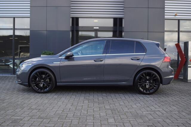 Volkswagen GOLF 1.5 eTSI DSG Style 150pk /Panodak /Camera/Trekhaak afnb./ IQ LED /Navi Pro/ 19 Inch LM