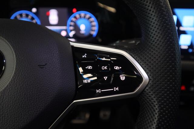 Volkswagen GOLF 1.5 eTSI Style R-Line Panoramadak Trekhaak