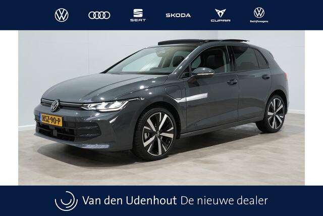 Volkswagen GOLF 1.5 eHybrid 204pk Life Edition Panorama Stoel/Stuurverw. Camera 18"velgen Trekhaak