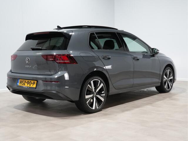 Volkswagen GOLF 1.5 eHybrid 204pk Life Edition Panorama Stoel/Stuurverw. Camera 18"velgen Trekhaak