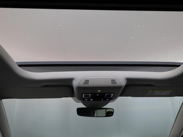 Volkswagen GOLF 1.0 eTSI Life 110 pk Automaat (DSG) | Verlengde garantie | Navigatie | Panoramadak | Parkeersensoren | Achteruitrijcamera | Autom. airco (3 zones) |