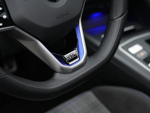 Volkswagen GOLF 1.4 eHybrid 245 pk DSG GTE | Panoramadak | Head-up display | IQ Light | Stuur-/stoelverwarming