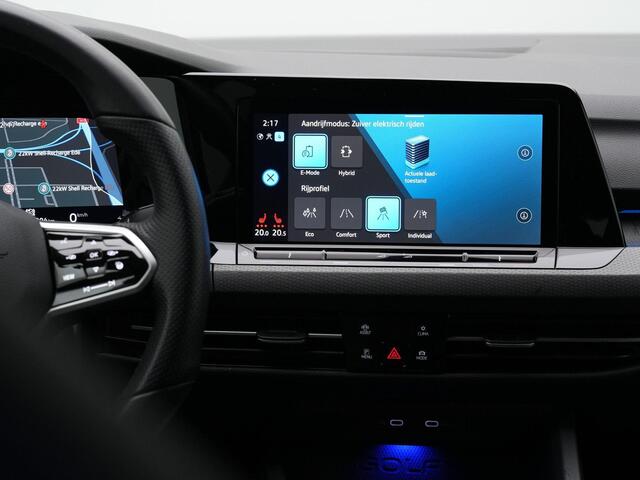 Volkswagen GOLF 1.4 eHybrid 245 pk DSG GTE | Panoramadak | Head-up display | IQ Light | Stuur-/stoelverwarming
