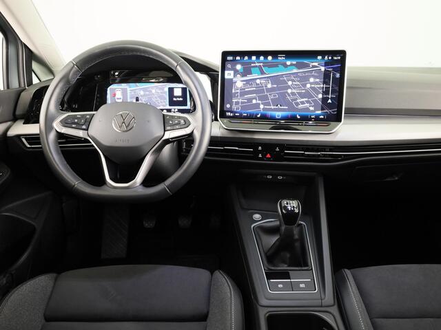 Volkswagen GOLF variant Life Business 1.5 TSI 85 kW / 116 pk Variant 6 ver Navigatie | Extra getint glas | Verlengde garantie