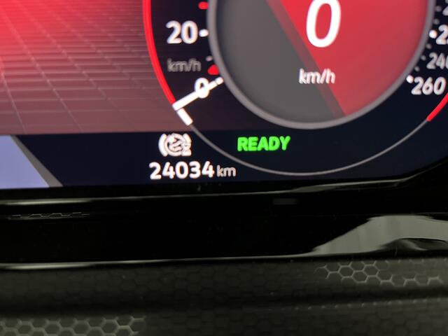 Volkswagen GOLF 1.4 eHybrid GTE / AUTOMAAT/ 245 PK/ PARK.SENSOR.V+A/ CAMERA/ STUUR+STOELVERWARM./ DODE HOEK/ APP-CONNECT/ ACC/ DIGITAL DASH/ DAB/ NAVI/ CLIMA/ LED/ ISOFIX/ 18'' LMV