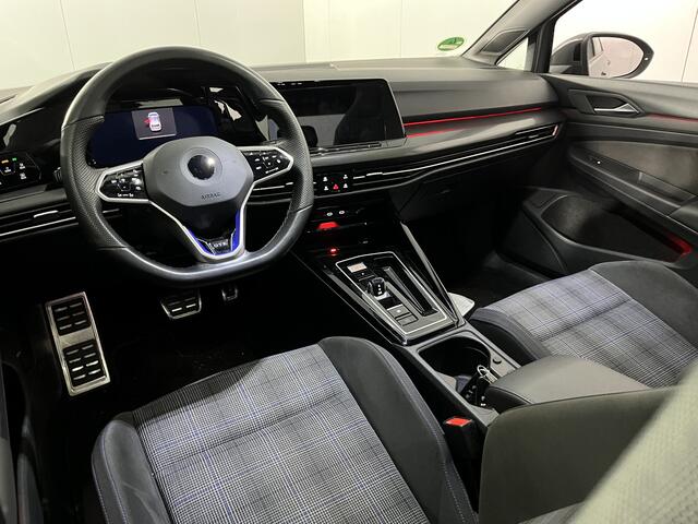 Volkswagen GOLF 1.4 eHybrid GTE / AUTOMAAT/ 245 PK/ PARK.SENSOR.V+A/ CAMERA/ STUUR+STOELVERWARM./ DODE HOEK/ APP-CONNECT/ ACC/ DIGITAL DASH/ DAB/ NAVI/ CLIMA/ LED/ ISOFIX/ 18'' LMV