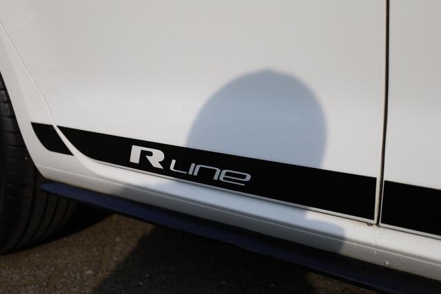 Volkswagen GOLF 1.5 TSI Highline Business R PANO STOELVERW. CARPLAY STUURFLIPPERS ADAPTIVE-CRUISE DAB NAVI CLIMA HILL-HOLD 2XPDC 18''LMV