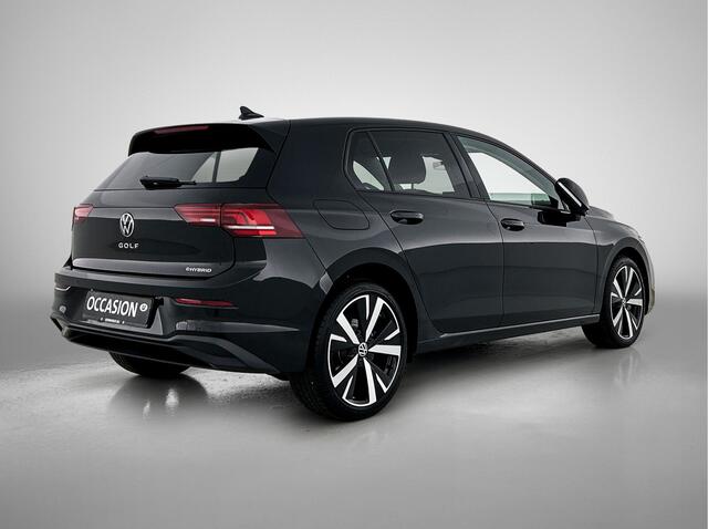 Volkswagen GOLF PHEV 1.5 eHybrid 204pk DSG Life-Edition / Stoel+Stuurverwarming / Camera / Trekhaak / Demonstratieauto