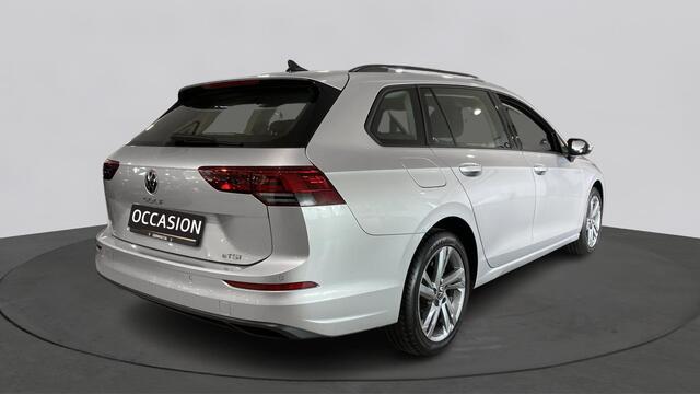 Volkswagen GOLF Variant 1.0 eTSI Automaat Life | 17" | Navigatie |
