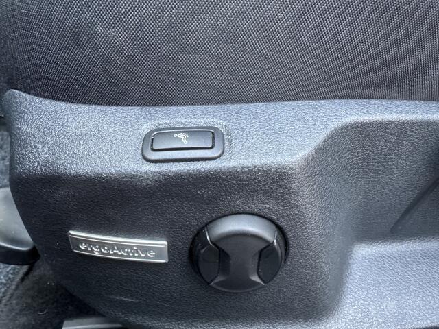 Volkswagen GOLF 1.0 TSI Comfortline Business Clima/Cruisecontrol/Navi/Stoelverwarm./PDC/LMvelgen