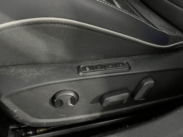 Volkswagen GOLF 1.4 eHybrid GTE / AUTOMAAT/ PANO/ MEMORY SEAT/ LEDER/ NAVI/ APP-CONNECT/ CLIMA/ STOELVERWARMING & VERKOELING/ PARK. SENSOREN + CAMERA