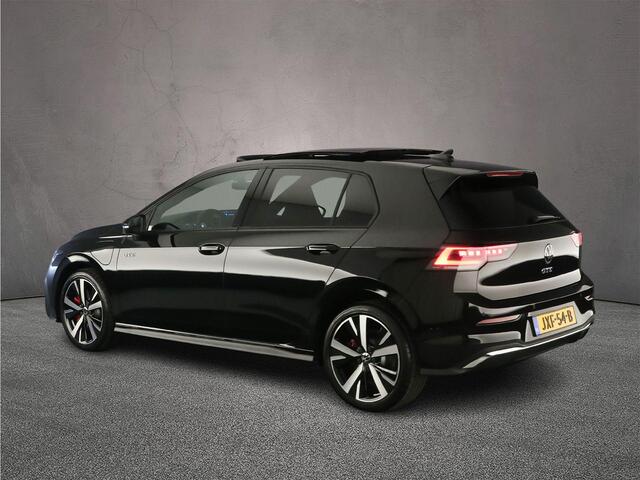 Volkswagen GOLF GTE 1.5 TSI eHybrid 272pk DSG Automaat Panoramadak, 360 camera, Adaptive cruise control, LED matrix koplampen, Stuurwiel verwarmd, Achteruitrijcamera