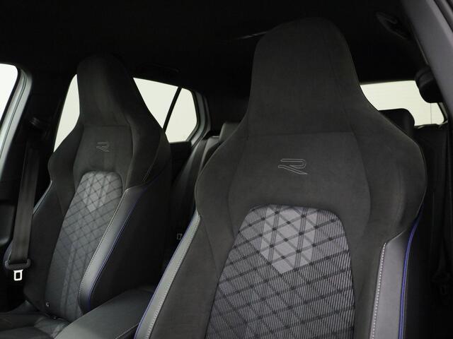 Volkswagen GOLF 1.5eTSI/150PK R-Line Black Style DSG · Navigatie · Camera + Parkeersensoren · Apple/Android · Garantie t/m 18-11-2026