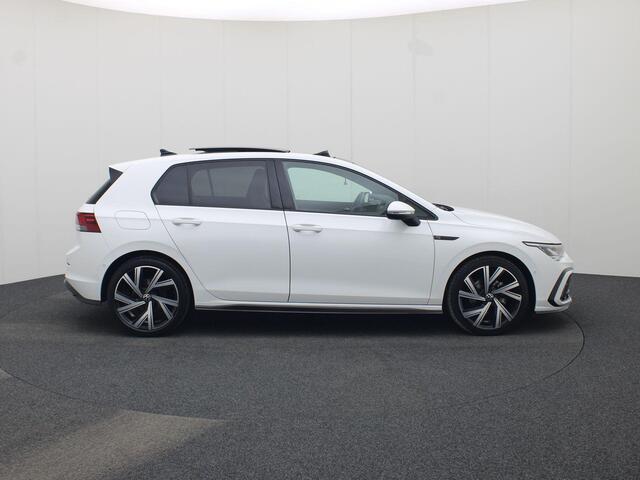 Volkswagen GOLF 1.5TSI/130PK R-Line · Panoramadak · Navigatie · Apple/Android Car Play ·