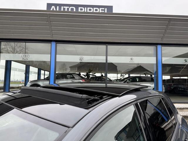 Volkswagen GOLF 1.5 eTSI R-Line DSG | Panodak | IQ.light | LMV18" | NAVI | 1e eig. | Mooi !