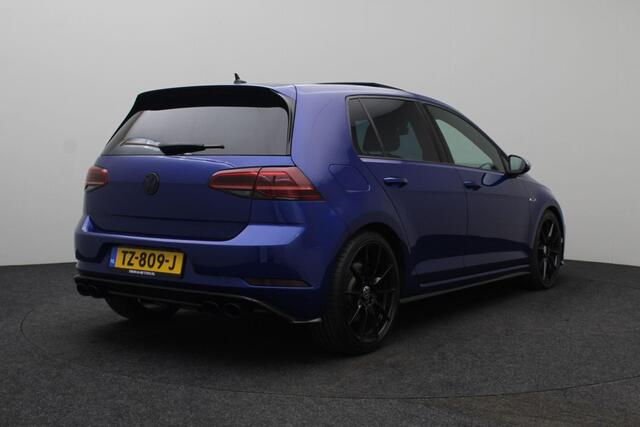 Volkswagen GOLF 2.0 TSI 4Motion R 2017 | Schuif Kantel Dak | Achteruitrij Camera | Android/Apple Carplay | Navigatie | Onderhoudshistorie | Stuurwiel Bediening | Adaptive Cruise Control | Stoelverwarming | 2 Sleutels