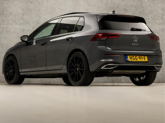 Volkswagen GOLF 1.4 eHybrid Sport 204Pk Automaat (SCHUIFDAK, APPLE CARPLAY, HEAD-UP DISPLAY, STUUR/STOELVERWARMING, MEMORY SEATS, IQ LIGHT KOPLAMPEN, CAMERA, SFEERVERLICHTING, GETINT GLAS, NIEUWSTAAT)
