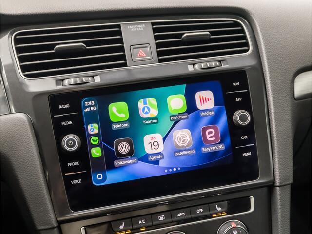 Volkswagen GOLF 1.0 TSI Sportline Automaat (APPLE CARPLAY, GROOT NAVI, STOELVERWARMING, GETINT GLAS, ALCANTARA, ADAPTIVE CRUISE, SPORTSTOELEN, LM VELGEN, PARKEERSENSOREN, NIEUWSTAAT)