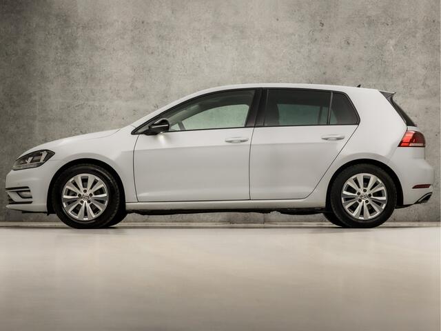 Volkswagen GOLF 1.5 TSI Sportline (APPLE CARPLAY, 4 CILINDER, GROOT NAVI, CLIMATE, SPORTSTOELEN, GETINT GLAS, PARKEERSENSOREN, LM VELGEN, NIEUWE APK, NIEUWSTAAT)