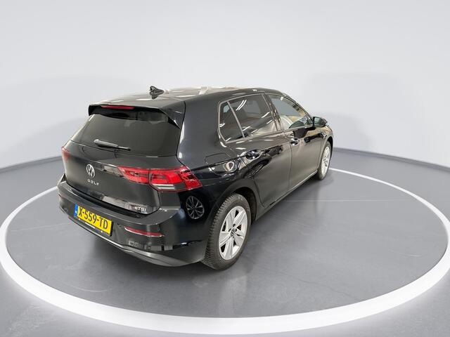 Volkswagen GOLF 1.0 eTSI 110pk DSG Life · Camera · Apple/Android Car Play · Sfeerverlichting · P-Sensoren · Navigatie · 16'' Inch · Garantie t/m 04-02-2028 of 100.000km