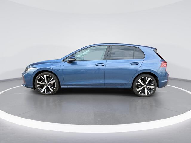 Volkswagen GOLF 1.5 eHybrid 204pk DSG Life Edition · Camera · Stuur- & Stoelverwarming · Keyless · Sfeerverlichting · ACC · Apple/Android Car Play · 18"Velgen · Garantie t/m 24-06-2029 of 100.000km