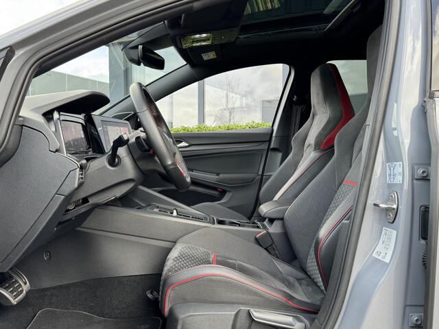 Volkswagen GOLF 8 GTI Clubsport 2.0 TSI 300pk DSG / Aut. IQ Light Harman Kardon Panoramadak 19" !!!